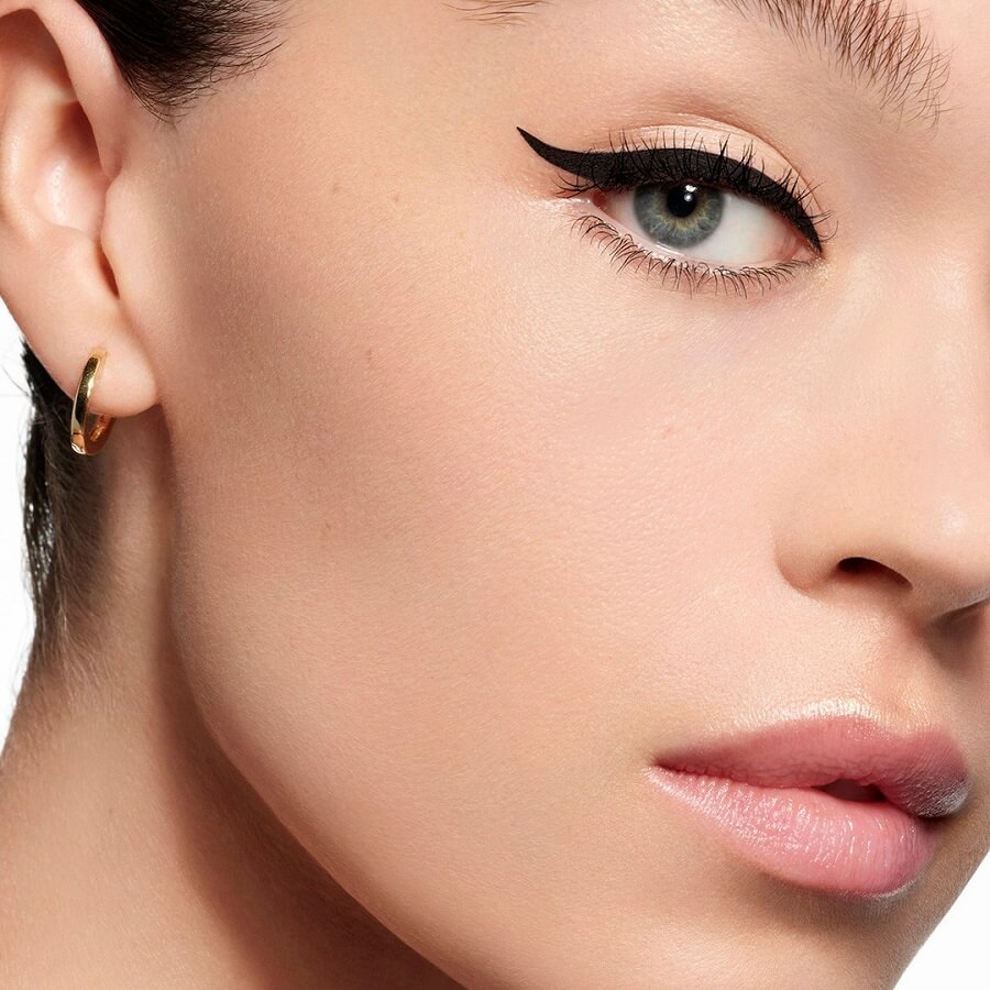 Noir G Eyeliner Graphique