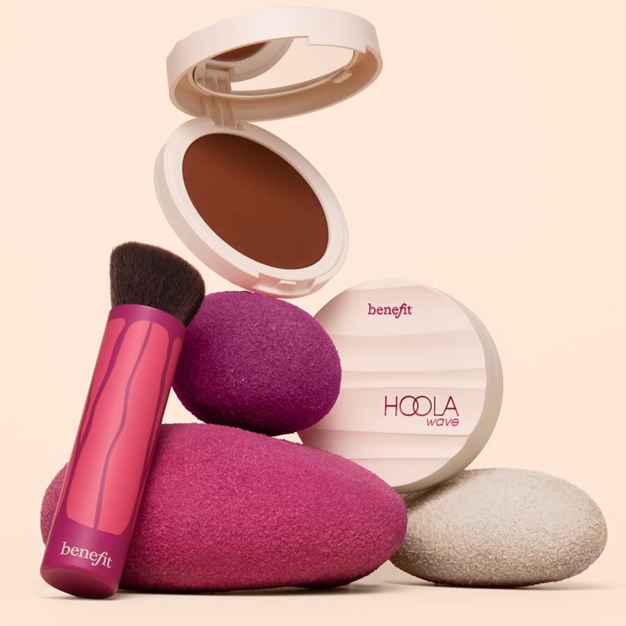 Hoola Wavemaker Bronzing Balm Brush