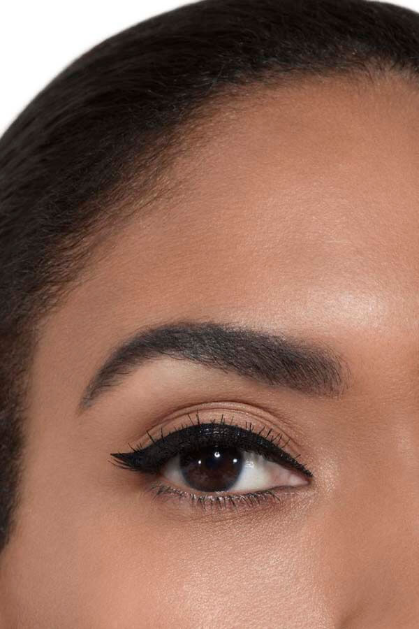 EYELINER OLOVKA ZA INTENZITET I POSTOJANOST
