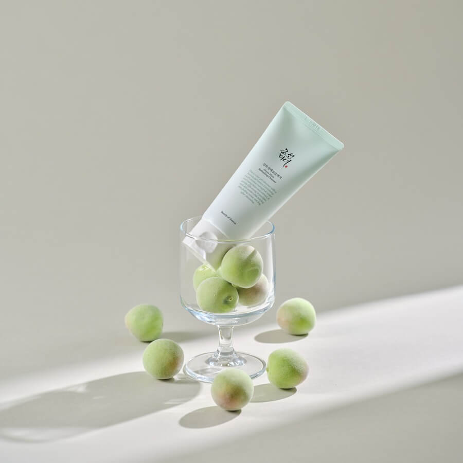 Green Plum Refreshing Cleanser