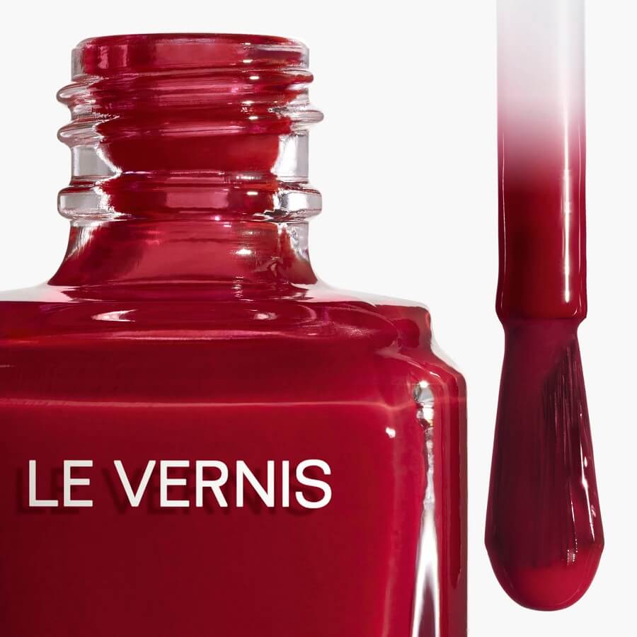 DUGOTRAJNO POSTOJAN LAK ZA NOKTE