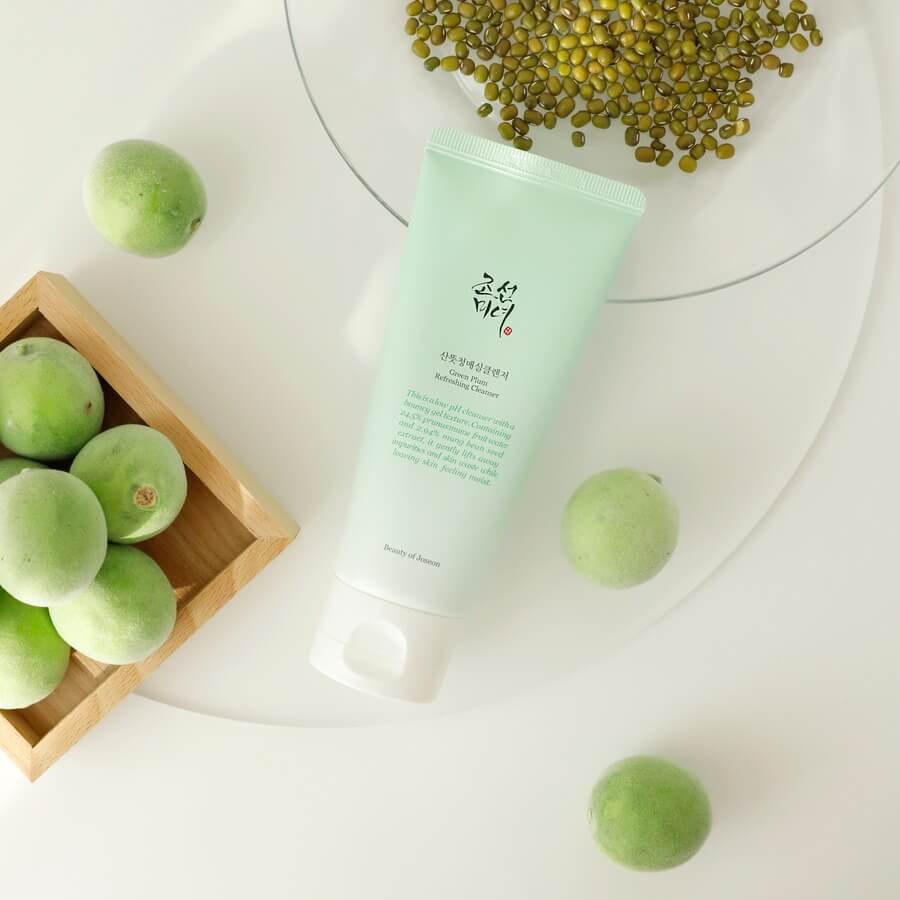 Green Plum Refreshing Cleanser