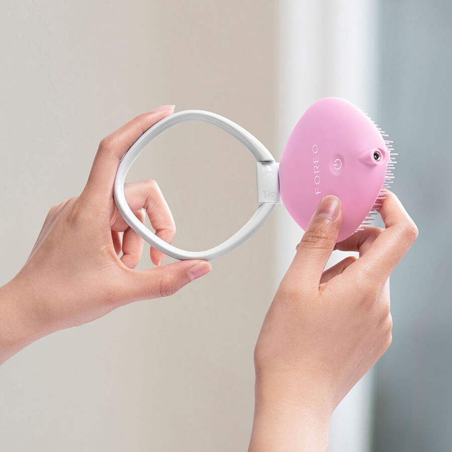 FLIP™ Play Red Light Hairbrush Tickle Me Pink!