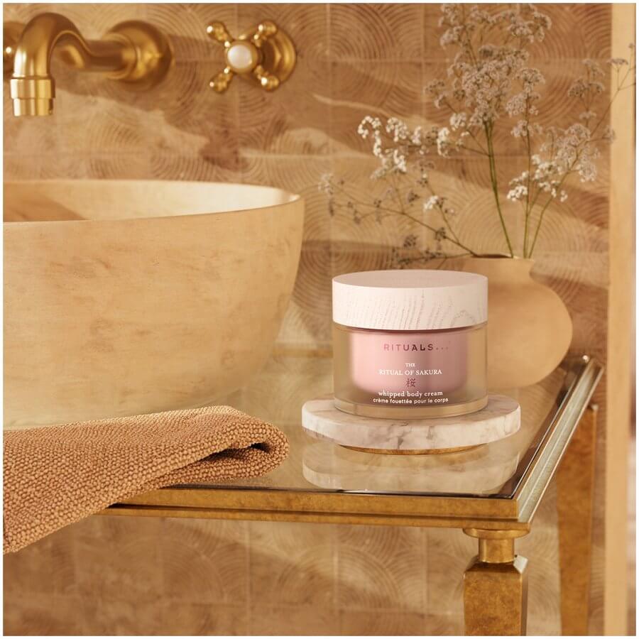The Ritual of Sakura Body Cream