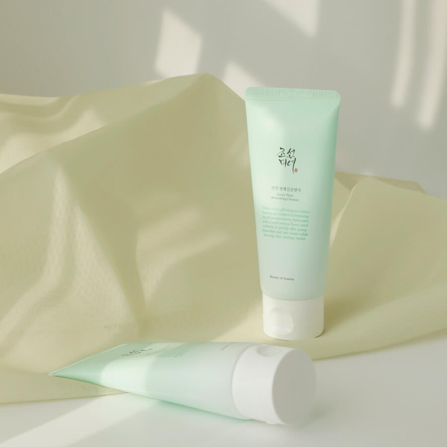Green Plum Refreshing Cleanser