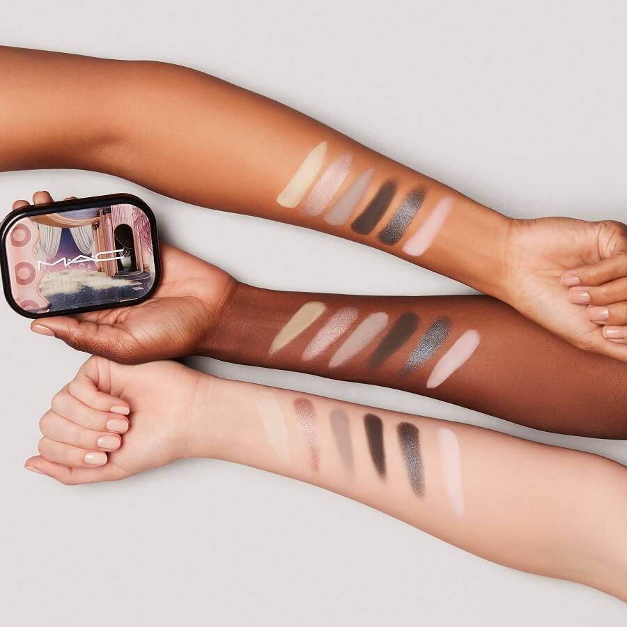 Connect In Colour Eye Shadow Palette
