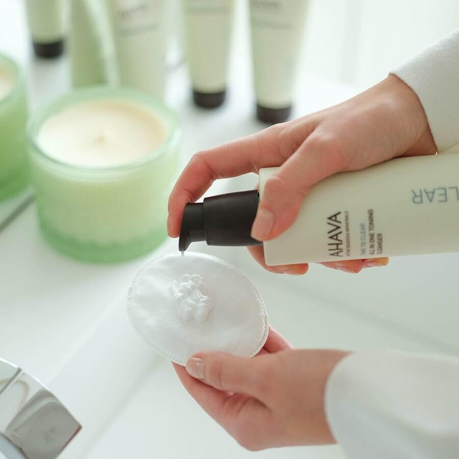 All In One Toning Cleanser