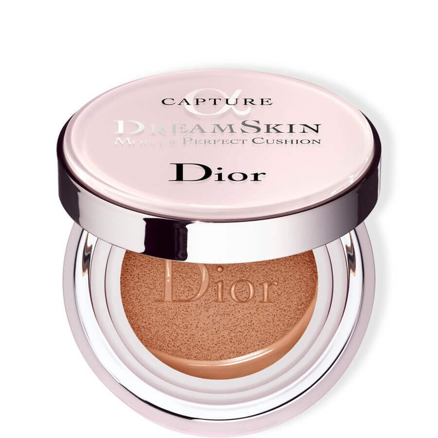 Capture Dreamskin Moist & Perfect Cushion SPF 50